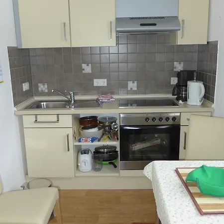 Haus Linden Гостевой дом